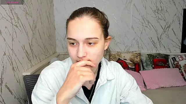 Alisa  Hall online show from 1, 2, 2026