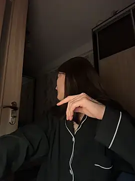 OliaLav online show from 1, 2, 2026