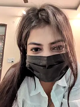 Confident chic online show from 16, 2, 2026