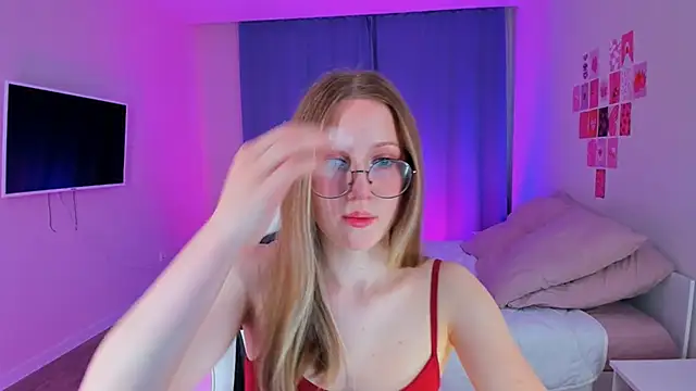 Vega Taylor online show from 6, 4, 2026