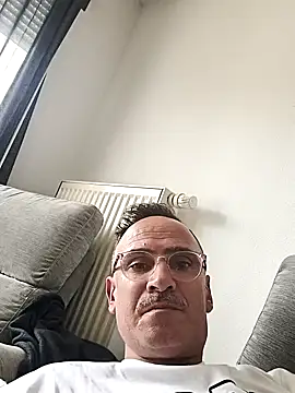 Snapshot of bobo672 chatting on 25, 3, 2026 bobo672 online show from 25, 3, 2026