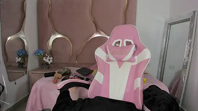 Snapshot of Aisha_violeht chatting on 19, 3, 2026 Aisha violeht online show from 19, 3, 2026