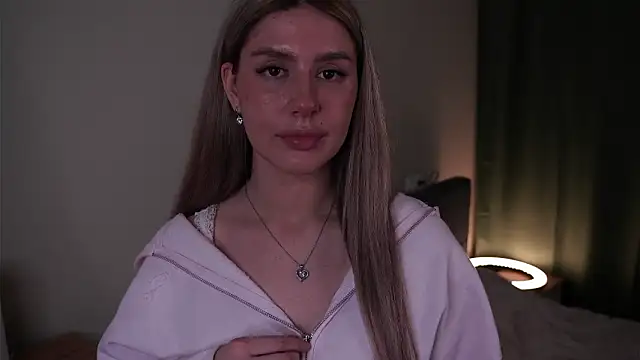 SandiCoutee online show from 2, 2, 2026