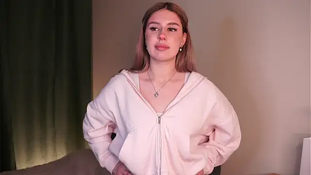 SandiCoutee online show from 4, 2, 2026