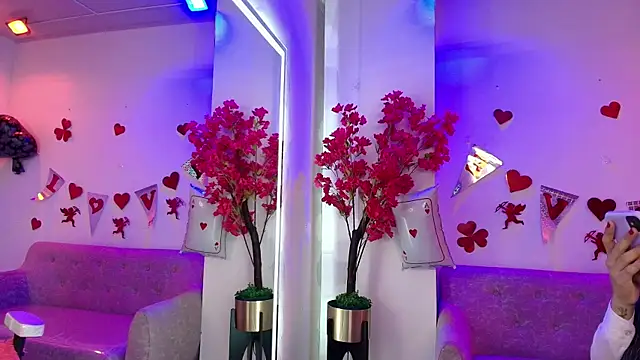 Maddie T18 online show from 12, 2, 2026