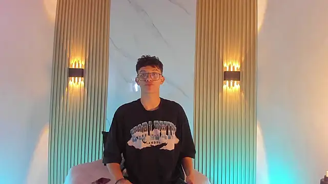 Snapshot of Christopher_Hunter chatting on 4, 3, 2026 Christopher Hunter online show from 4, 3, 2026