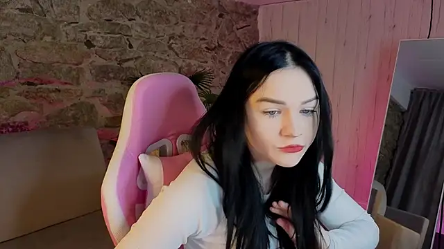 JadeCharm online show from 4, 2, 2026