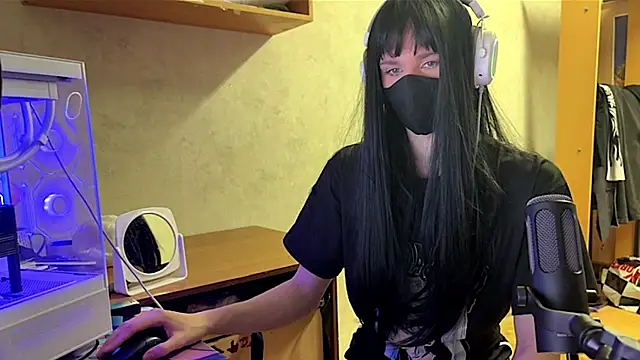 Akim exe UwU femboy online show from 4, 2, 2026