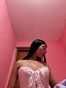 velvet macaw online show from 25, 2, 2026