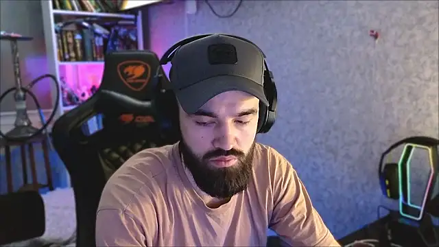 Snapshot of _Mostly_ chatting on 8, 3, 2026 Mostly online show from 8, 3, 2026