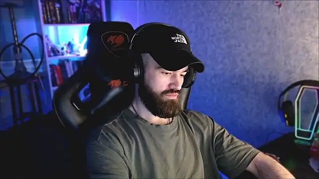 Snapshot of _Mostly_ chatting on 19, 3, 2026 Mostly online show from 19, 3, 2026