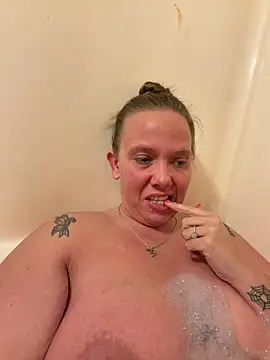 lickablelynn87 online show from 6, 3, 2026