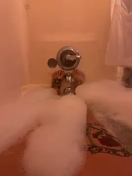 lickablelynn87 online show from 11, 3, 2026