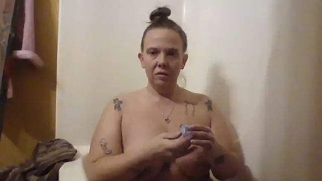 lickablelynn87 online show from 20, 3, 2026