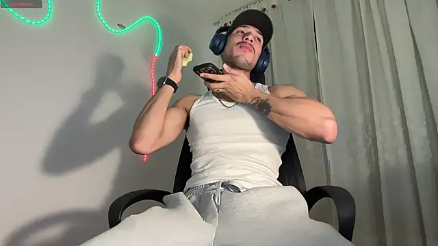 Snapshot of rafael_stone11 chatting on 12, 3, 2026 rafael stone11 online show from 12, 3, 2026