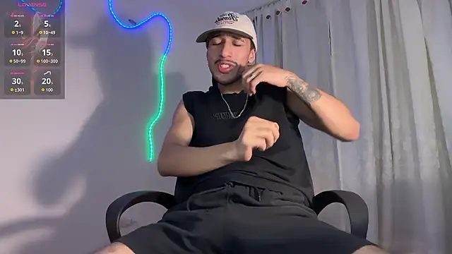 Snapshot of rafael_stone11 chatting on 13, 3, 2026 rafael stone11 online show from 13, 3, 2026