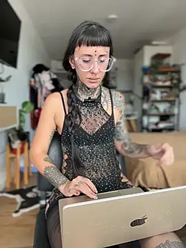 xsadtanas online show from 25, 2, 2026