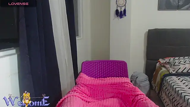 Moon Velvet online show from 3, 2, 2026