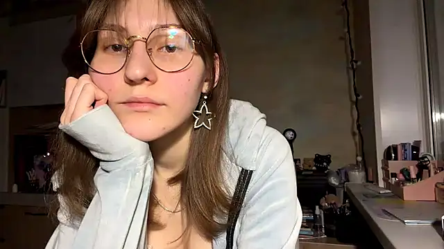 Miaaa Moon online show from 3, 2, 2026