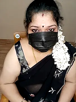 Snapshot of silk_rose05 chatting on 28, 2, 2026 silk rose05 online show from 28, 2, 2026