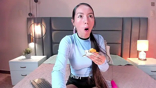 CrystalKenner online show from 2, 2, 2026