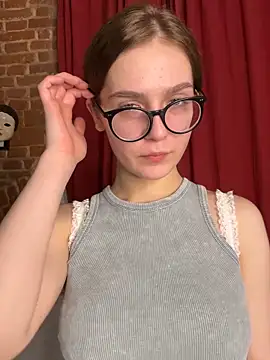 MyKittySayMeow online show from 4, 3, 2026