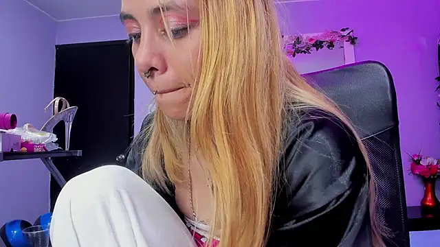 Dakota Angell  online show from 8, 2, 2026