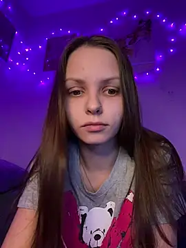 Snapshot of kirakotarina28 chatting on 1, 2, 2026 kirakotarina28 online show from 1, 2, 2026