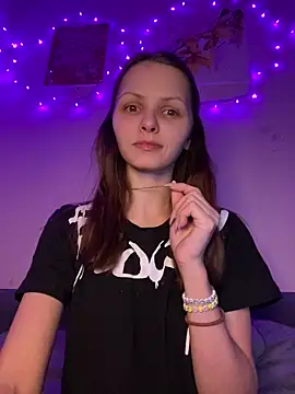 Snapshot of kirakotarina28 chatting on 11, 2, 2026 kirakotarina28 online show from 11, 2, 2026