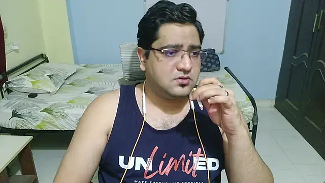 Charmer-Boy online show from 1, 2, 2026