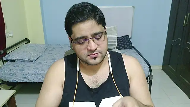 Charmer-Boy online show from 4, 2, 2026