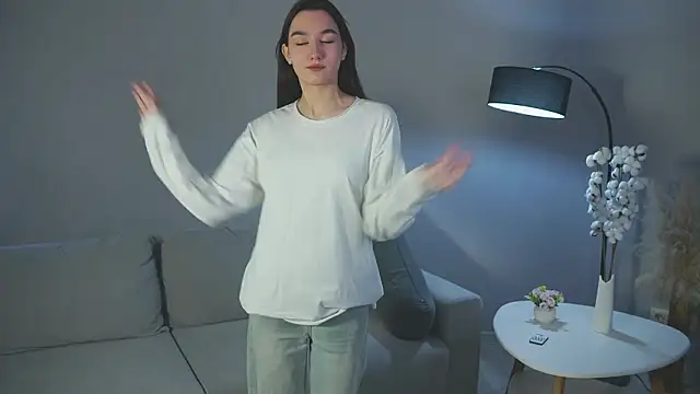 HermilaClap online show from 2, 2, 2026