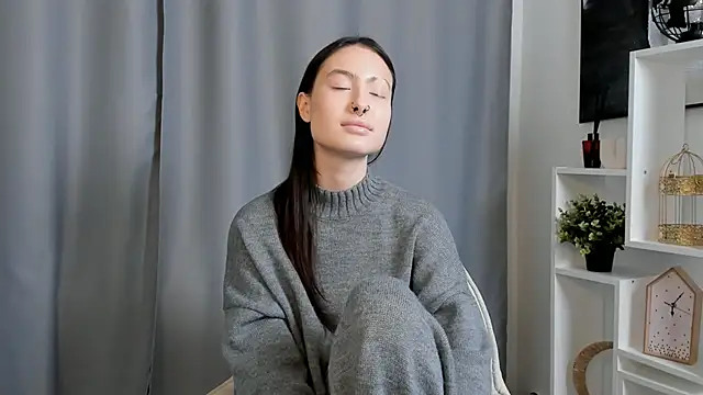 RafaelaKubasik online show from 4, 2, 2026