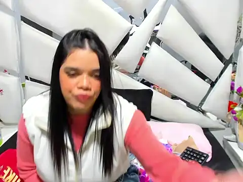  EmilySquirt online show from 13, 2, 2026