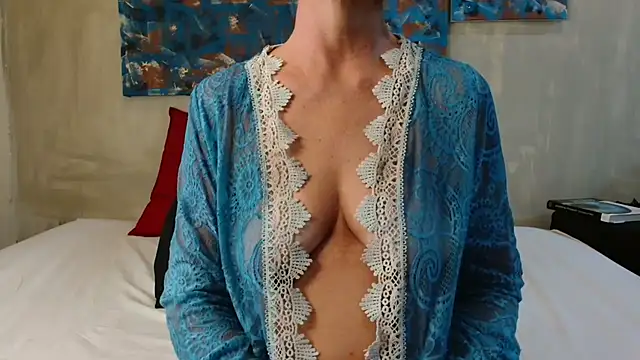 Snapshot of AyvaCarter chatting on 10, 4, 2026 AyvaCarter online show from 10, 4, 2026