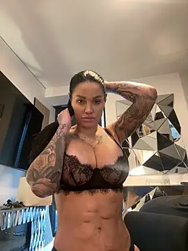 Sarah Hard online show from 8, 2, 2026