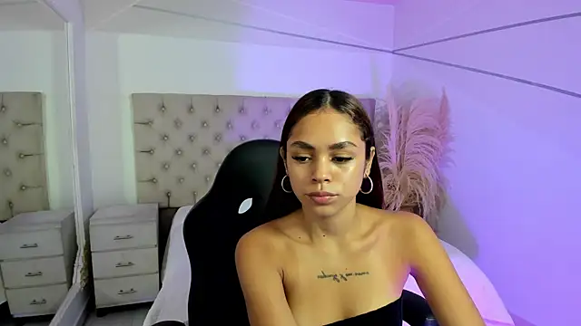 CarolineFyre online show from 6, 3, 2026