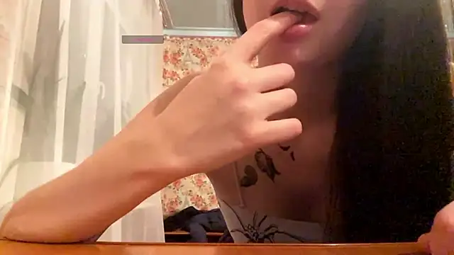 GussieStivers online show from 4, 2, 2026