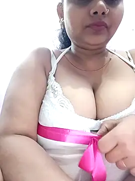 Hotty-Girl22 online show from 4, 2, 2026