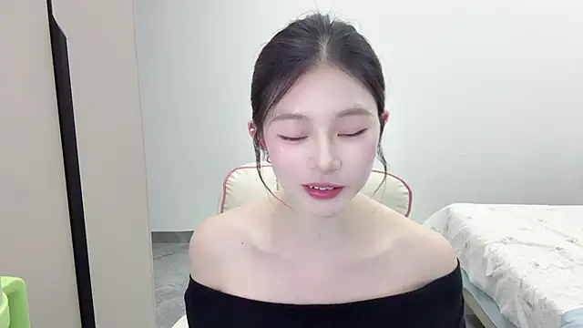 Snapshot of DYyyyyy-- chatting on 18, 3, 2026 DYyyyyy-- online show from 18, 3, 2026