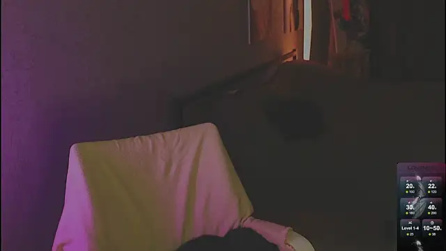 Alisia here online show from 4, 2, 2026