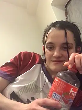 LeonieClaire online show from 18, 3, 2026