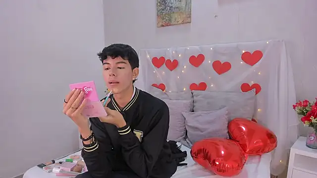 noah lewiss online show from 17, 2, 2026