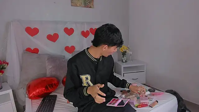 noah lewiss online show from 18, 2, 2026