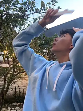 noah lewiss online show from 5, 3, 2026