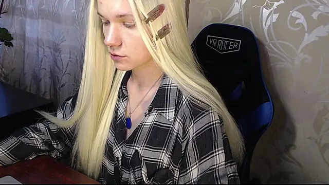 Snapshot of Shiny_Victoria chatting on 11, 3, 2026 Shiny Victoria online show from 11, 3, 2026