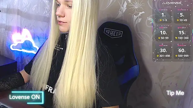 Snapshot of Shiny_Victoria chatting on 14, 3, 2026 Shiny Victoria online show from 14, 3, 2026