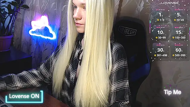 Snapshot of Shiny_Victoria chatting on 18, 3, 2026 Shiny Victoria online show from 18, 3, 2026