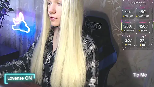 Snapshot of Shiny_Victoria chatting on 20, 3, 2026 Shiny Victoria online show from 20, 3, 2026