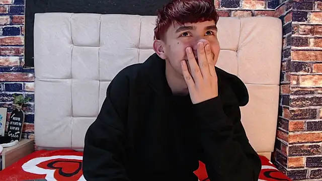 massimoferrera303av online show from 15, 3, 2026